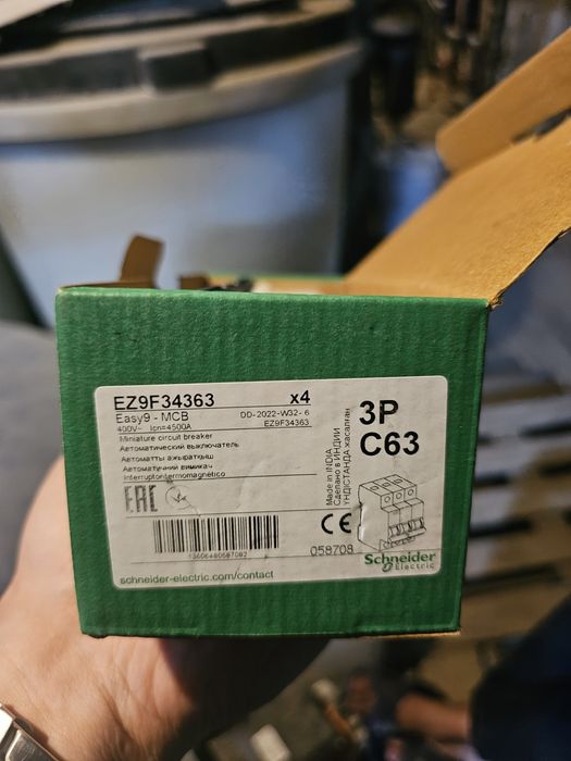 Продам автомат шнайдер 63а