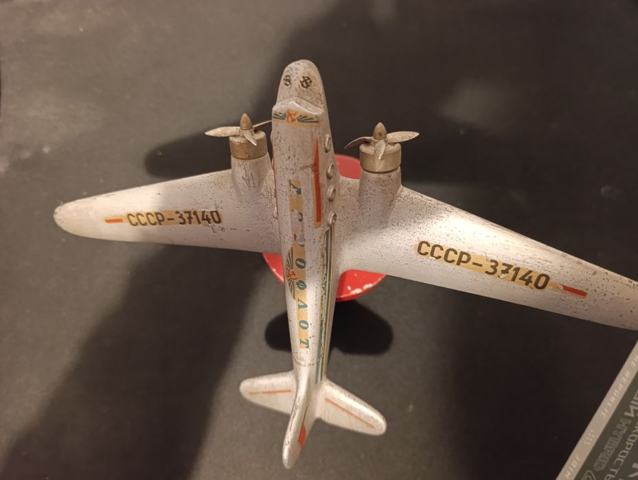 Avion mecanic vintage URSS (Ilyushin Il-14) - Patină autentică