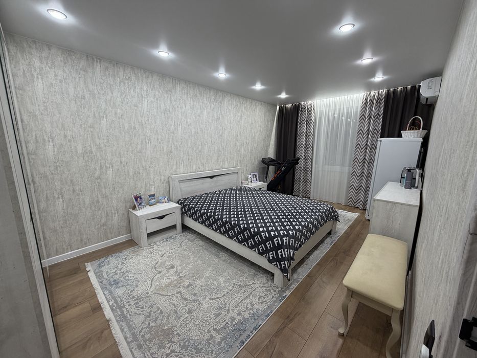 Продам 4 комн квартиру