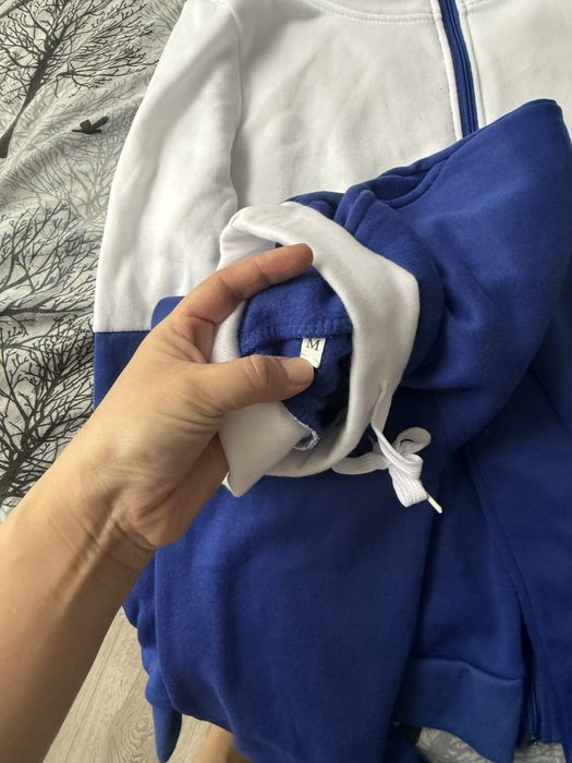 Продам спорт костюм новый