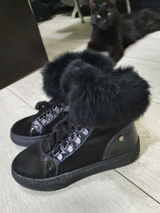 Ghete fetite, din piele cu blanita naturala, captuseala polar, mas 31