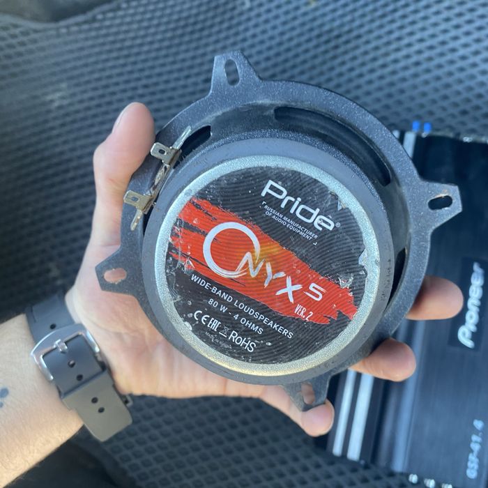 Продам усилитель с колонками