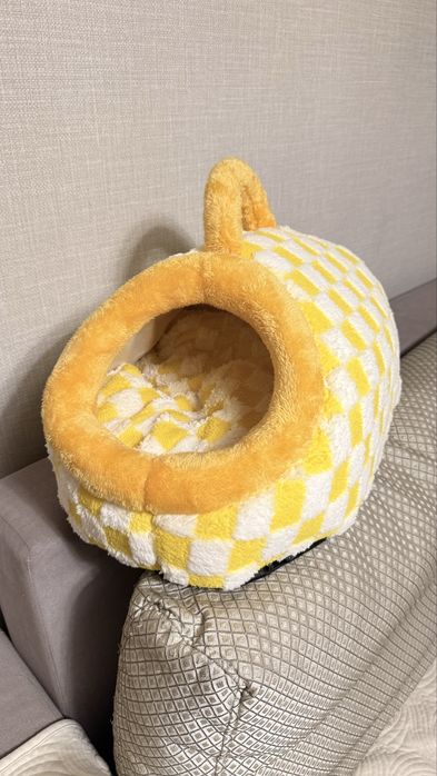 Продам лежак домик