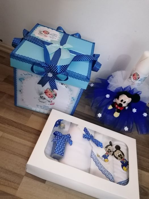 Cutii dar,set trusou si lumanare pentru botez si nunta