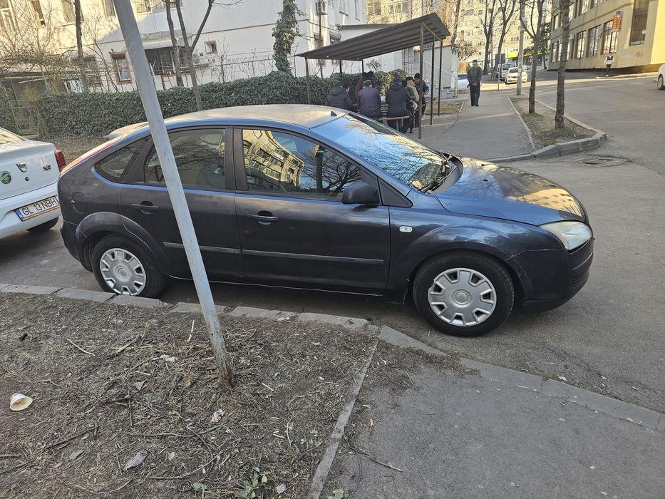 Vând sau schimb ford focus 1.6 benzina
