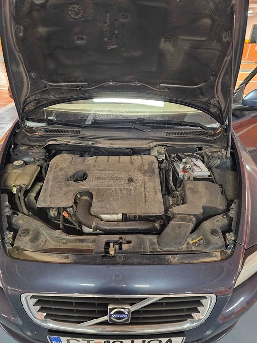 VOLVO S40 2010 — imagine 4