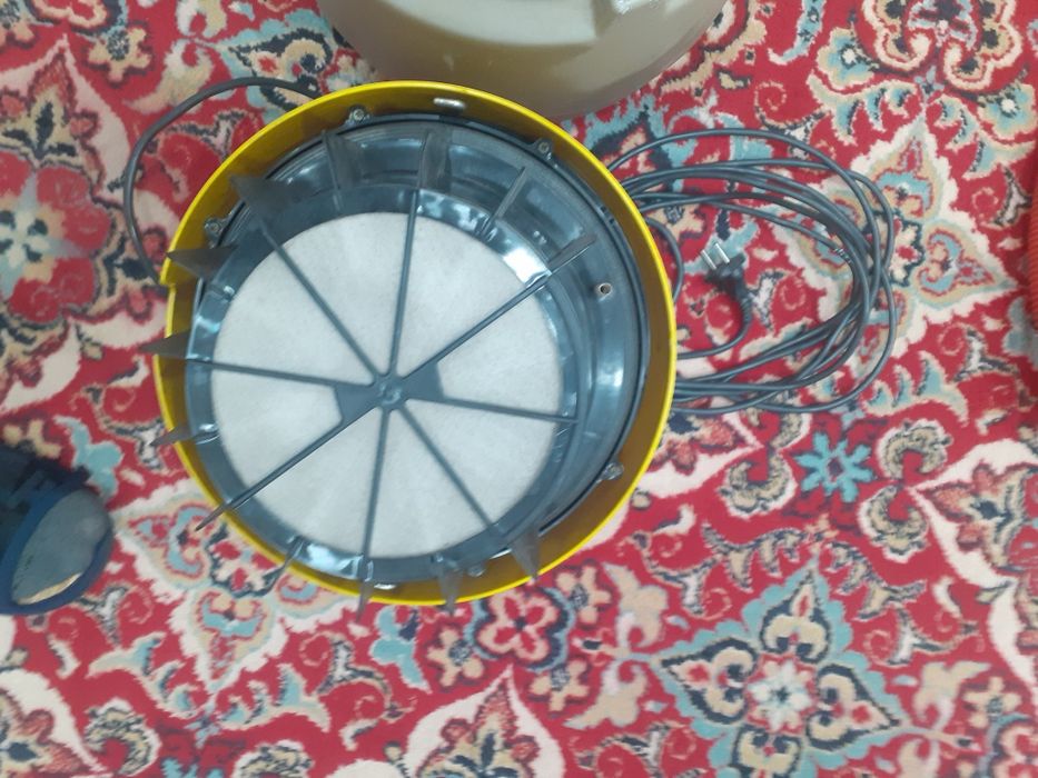 Продам пылесос ,