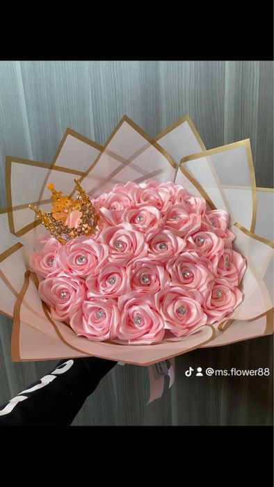 Букет от сатенени рози