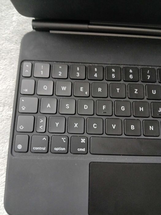 Apple Magic Keyboard немска