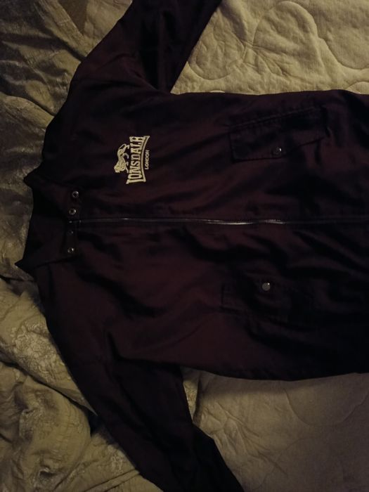 Харик лонсдеил .