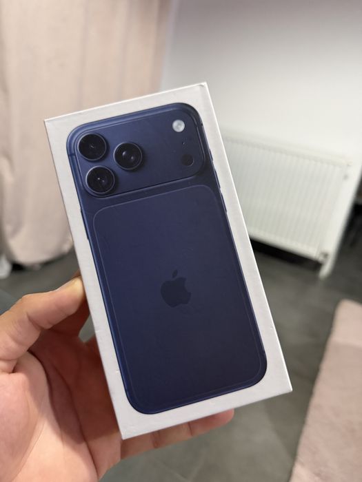 Iphone 17 pro max Fake