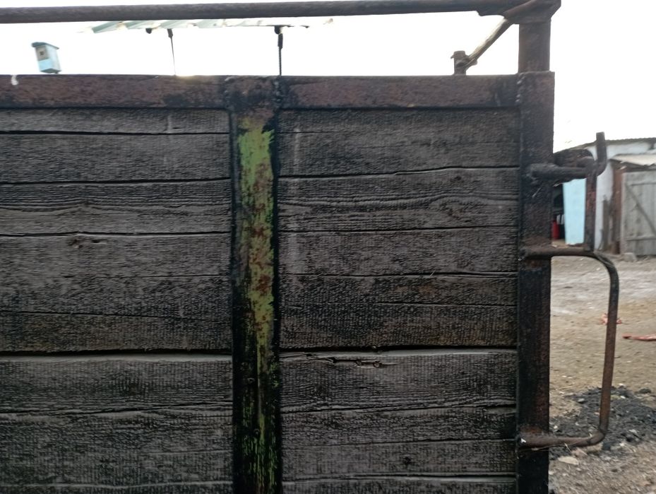 Продаю тележку для перевозки скота