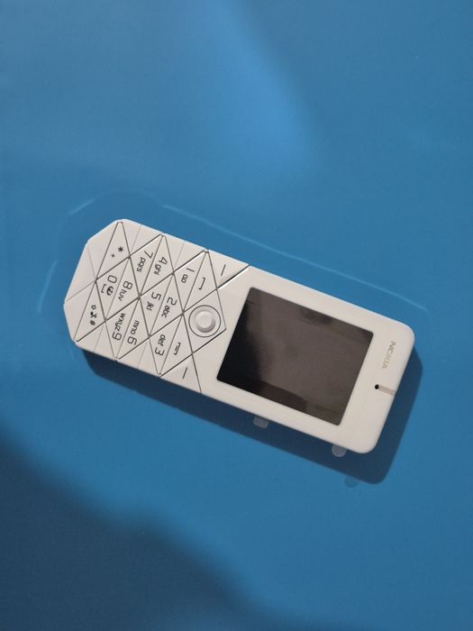 Nokia 7500 Prism - ca nou, de colectie!