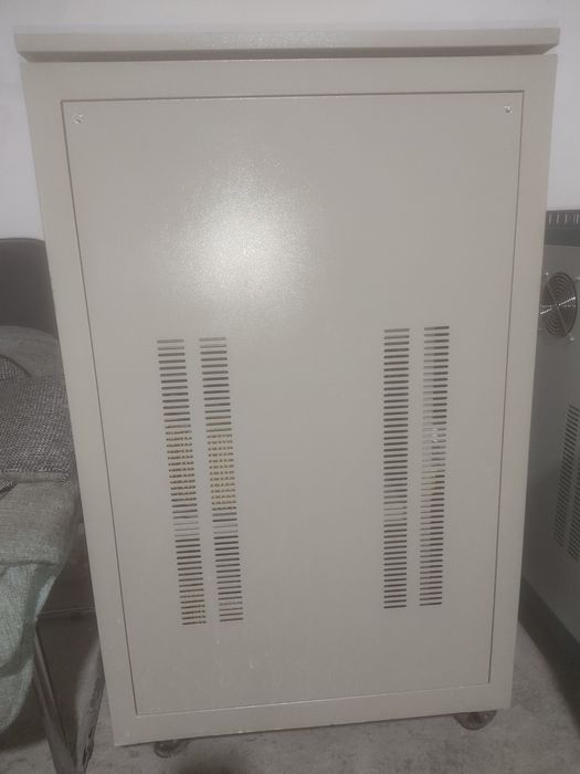 Стабилизатор напряжения