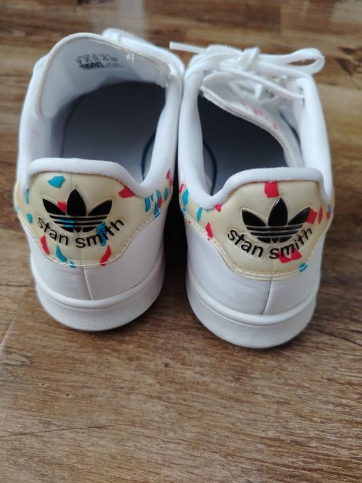Adidasi adidas Stan Smith  originali marime 37.5 buni si la un 37