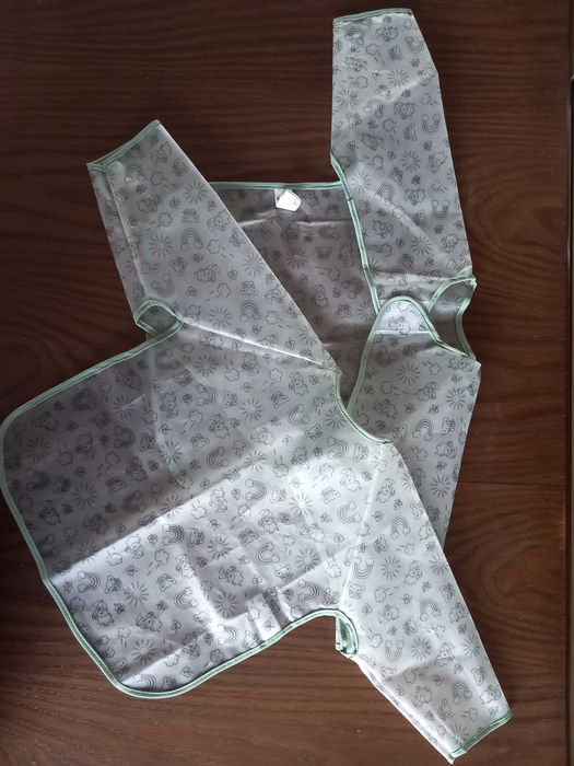 Лигавник с ръкави - 2 бр. Нови