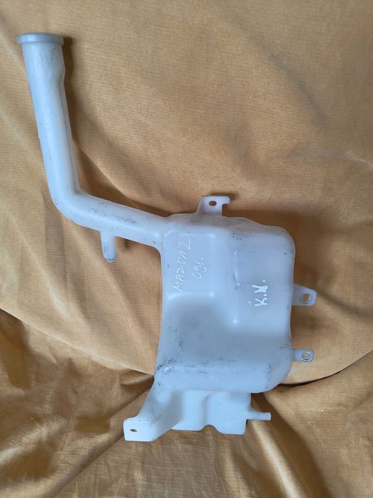 Казанче за чистачки за Мазда 2