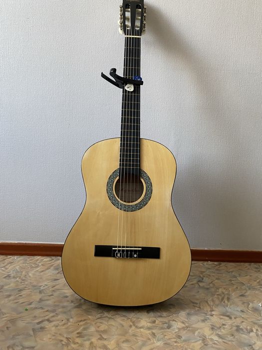 Продам гитару..,