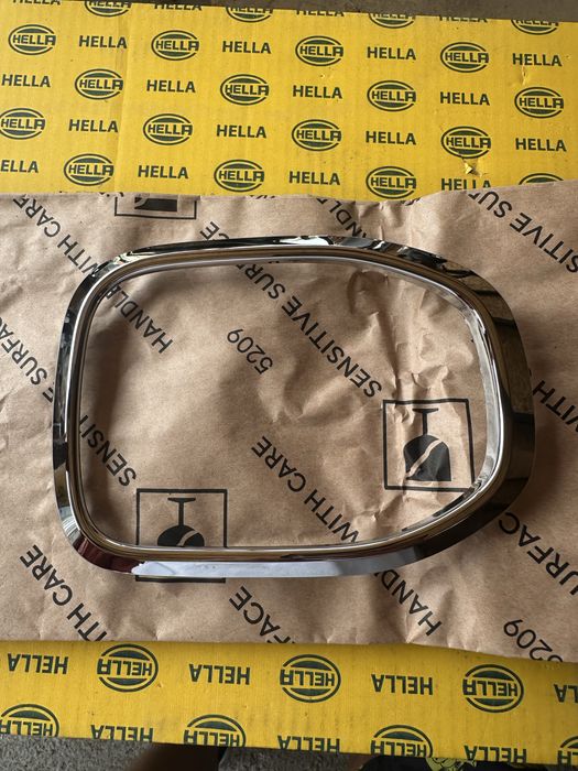 Vw T-cros Оригинален десен хром за халоген Нов