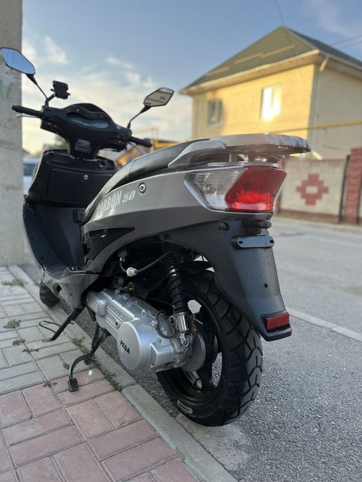 Мопед скутер carbon 50