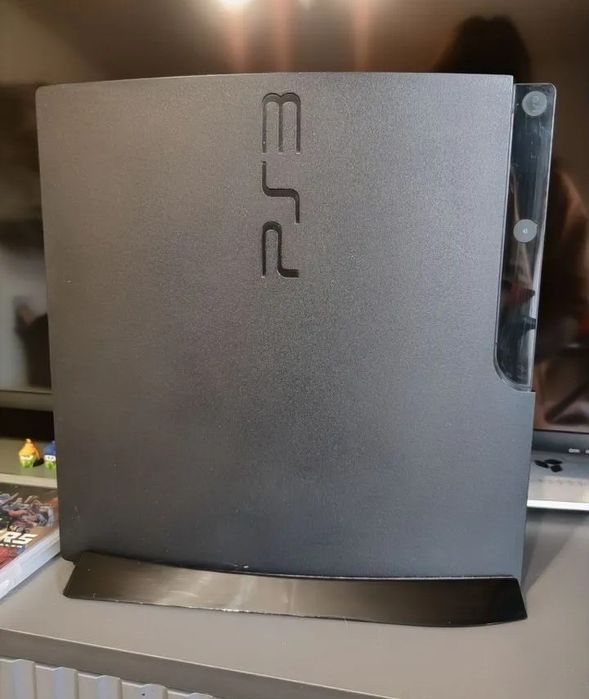 Playstation 3 slim. 320gb 1 ta joystick