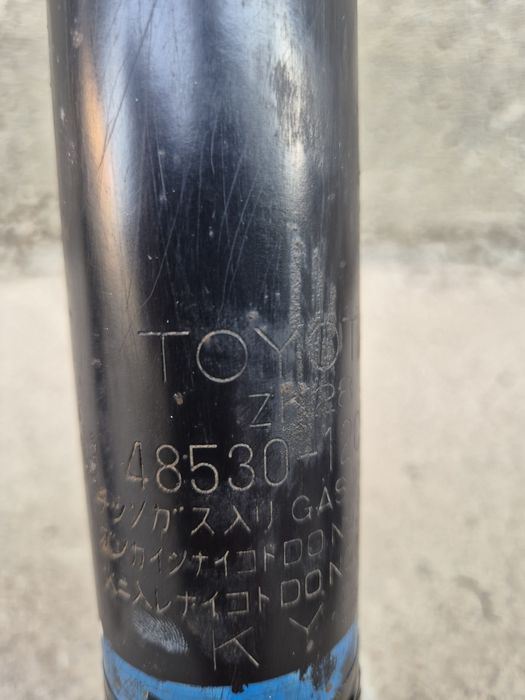 Амортизатор на тойота королла