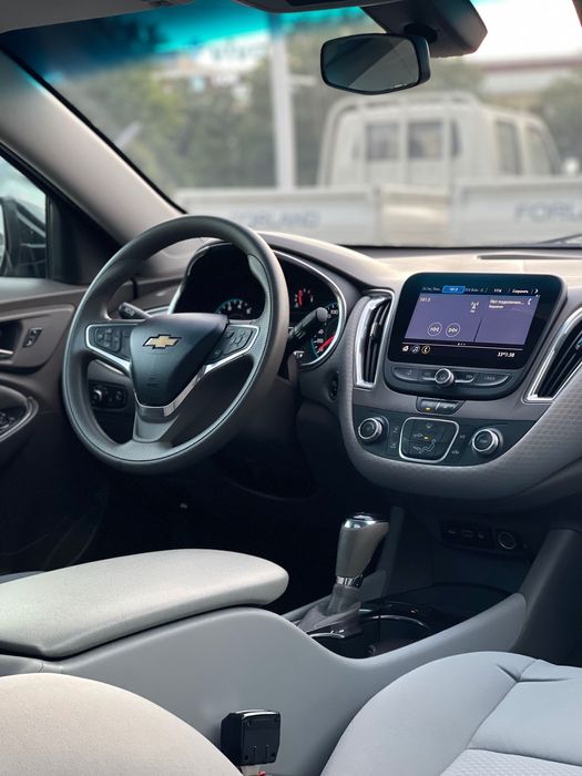 Malibu 2  1.5L avtomobil sotiladi !