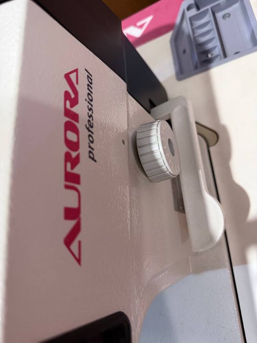 Продам профессиональную машинку для шитья!