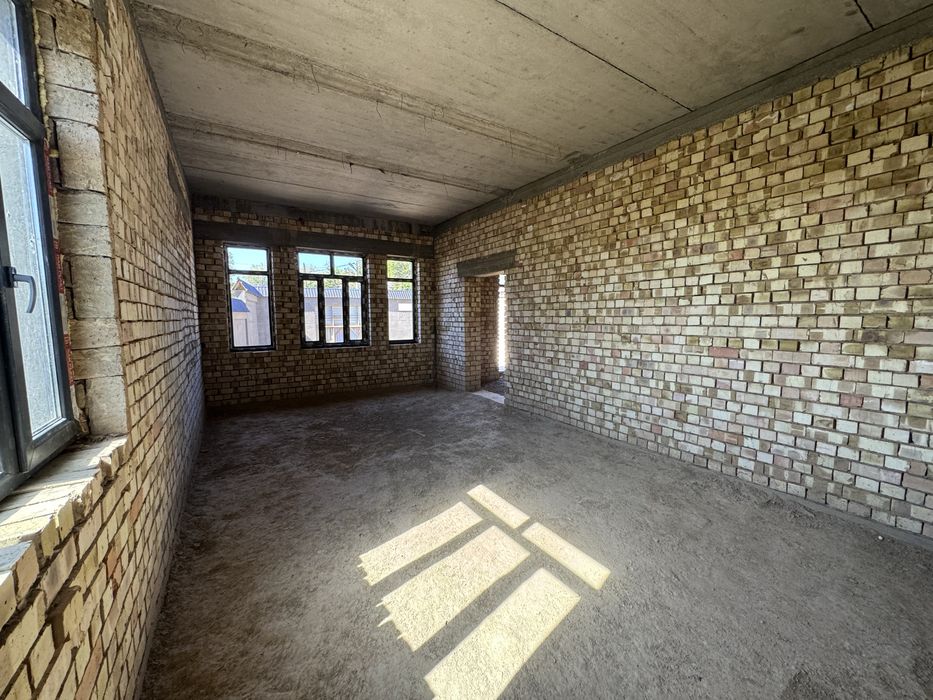 Участка дом продоется Чирчик 500 ка, 2 этаж, 6 ком, 198м2, 3 сотих