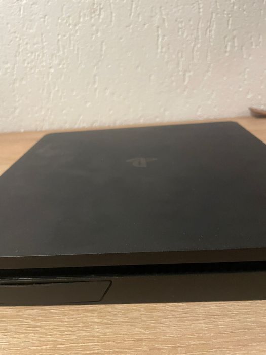 Vand ps4 slim 1 tb
