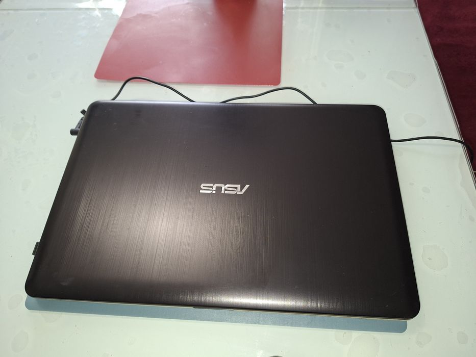 Asus x540sa, IntelQuad Core, 1.000 gb, ideal tester auto, Windows 10+ Office instalat