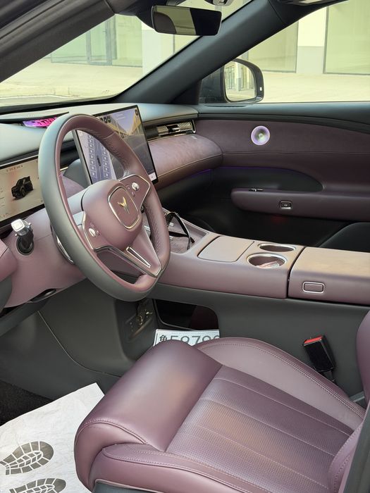 Voyah Free Plus AWD, 2025 г. — 8000 км пробега