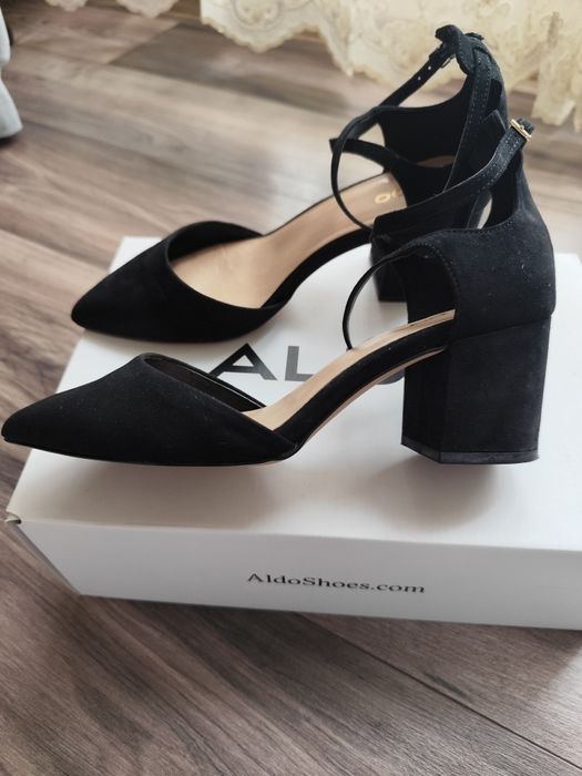 Pantofi ALDO
 Vârf ascutit, iar in spate călcâiul este bine fixat. Inc