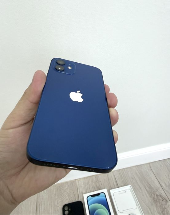 Продам iPhone 12 64GB