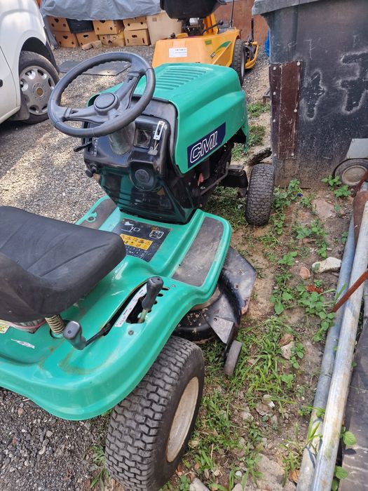 Tractoras gazon Briggs Stratton