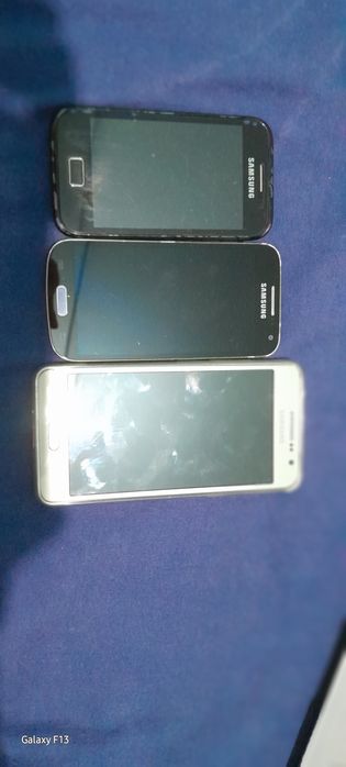 Vand telefoane samsung model vechi