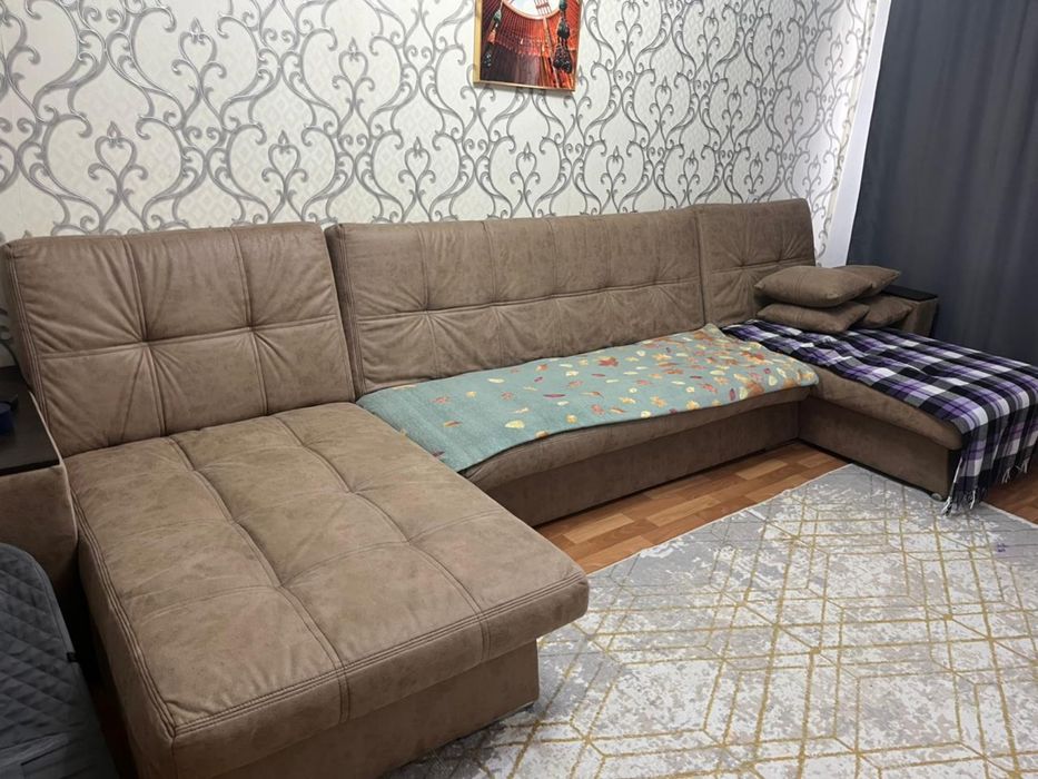 Продам диван для гостинной
