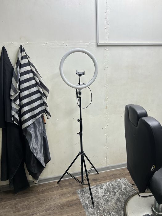 Tiktik lampa shtativi bilan