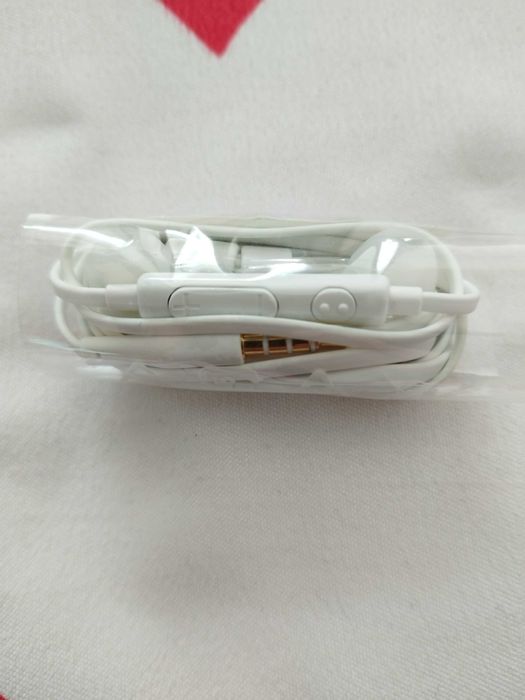 Samsung EO-HS3303WE Galaxy S4 Headset 3.5mm Stereo with Volume Key
