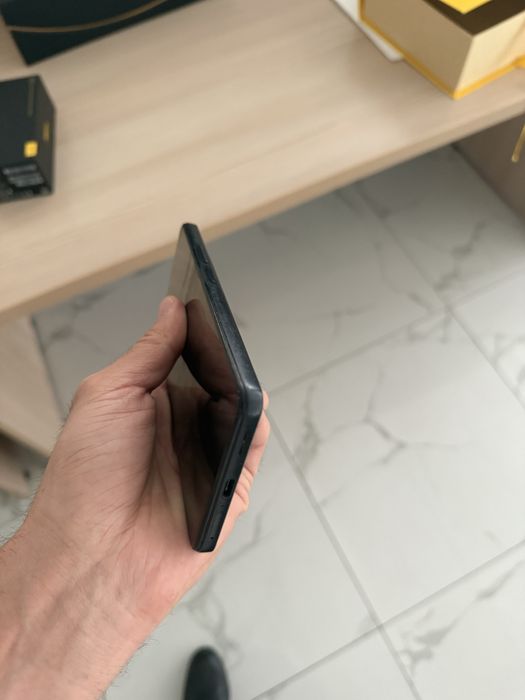 Poco F4 256 gb/ 8 bg