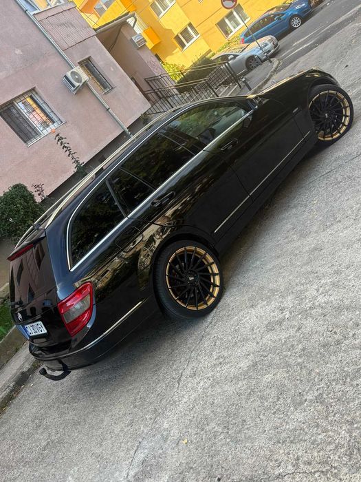 Vând Mercedes Benz C Class220 Cdi 2009 model avangard