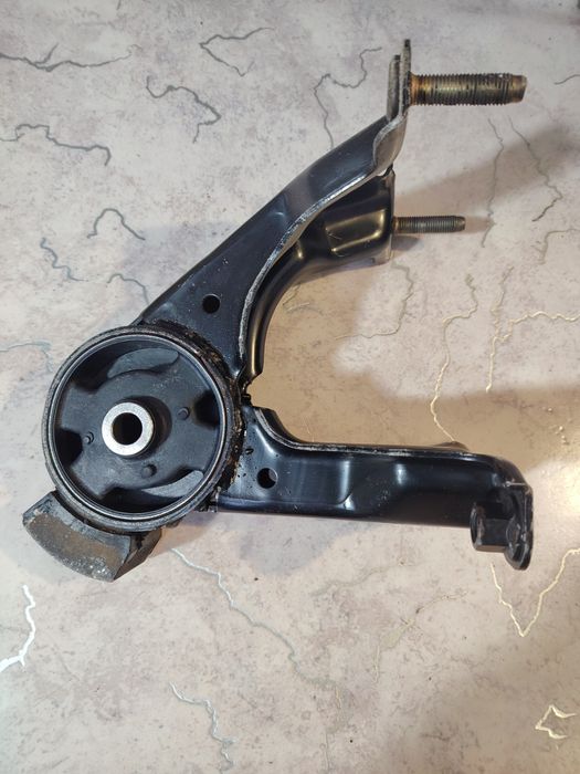 Подушка от двигателя