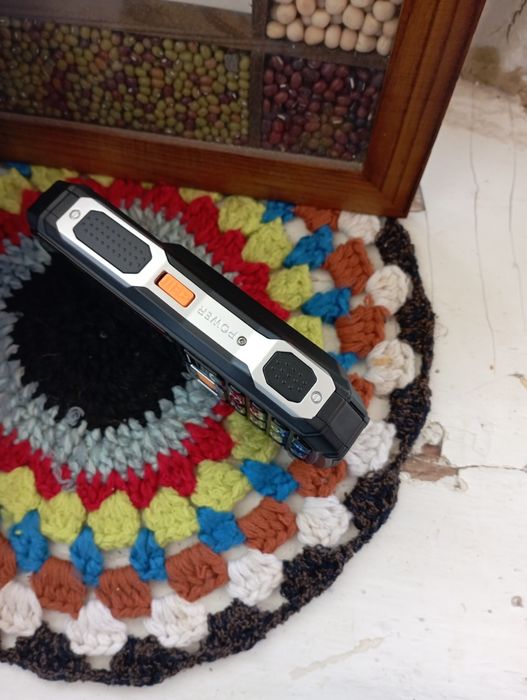 Кнопочный телефон