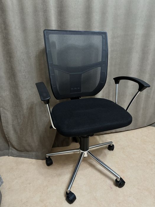 Офисное кресло (компьютерное, школьное): 25 000 тг. - Офисная мебель ...