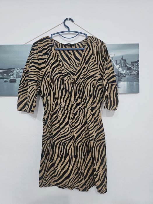 Rochie scurta cu animal print Mango marime L purtata o data