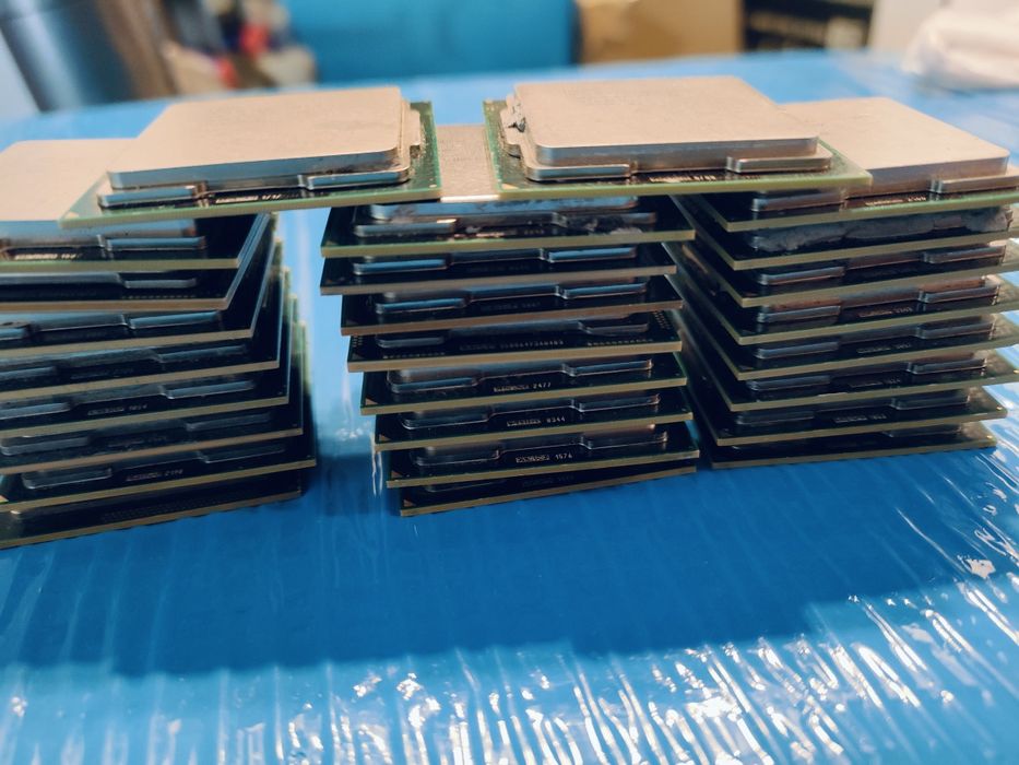 Lot de 26 procesoare Intel / Intel i3