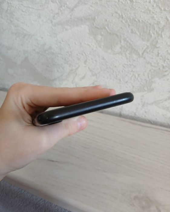 Продам iPhone se 2 акб 100%