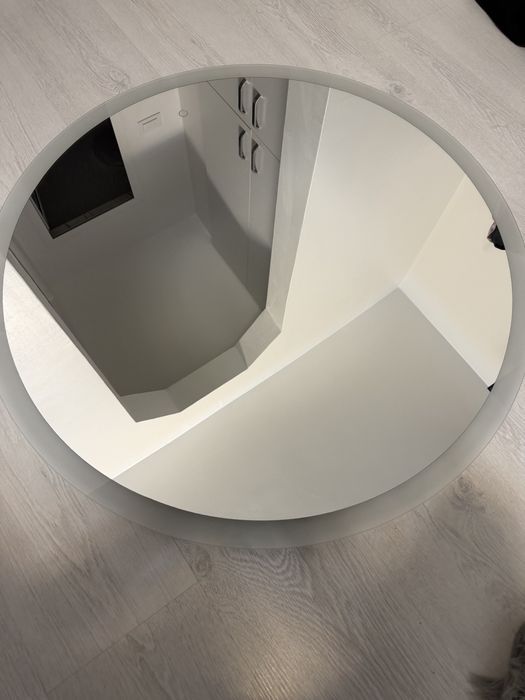 Oglinda rotunda cu lumina led