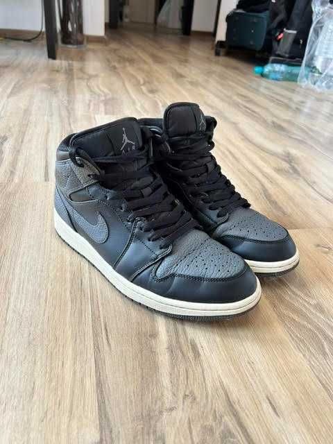 Jodan 1 Mid Black & Grey - Primul batch din Romania