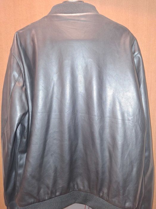 Продам куртку мужскую